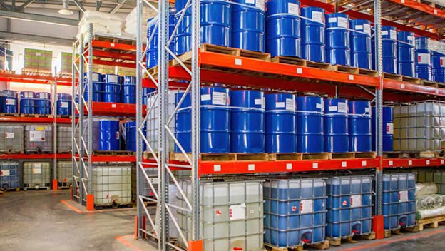 انبار محصولات شیمیایی